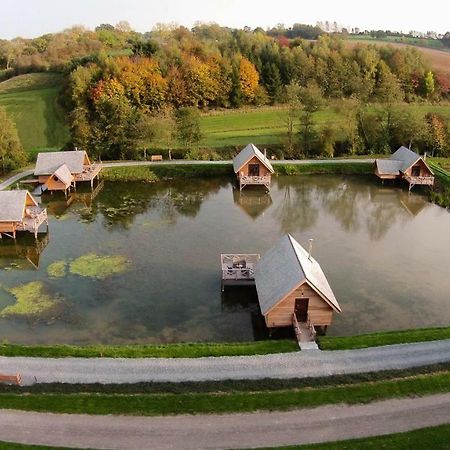 Aqualodge Hotel Insolite Ermeton-sur-Biert Buitenkant foto