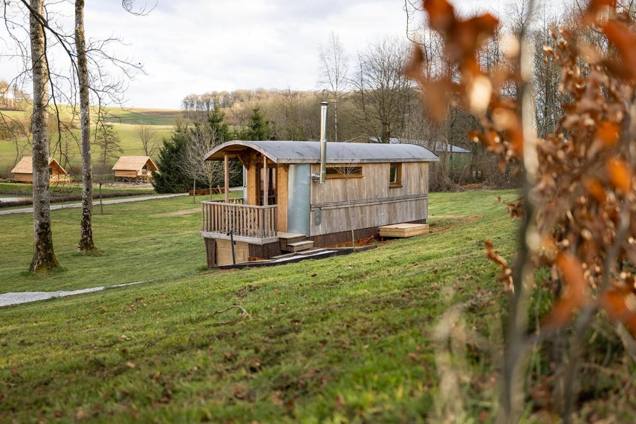 Aqualodge Hotel Insolite Ermeton-sur-Biert Buitenkant foto