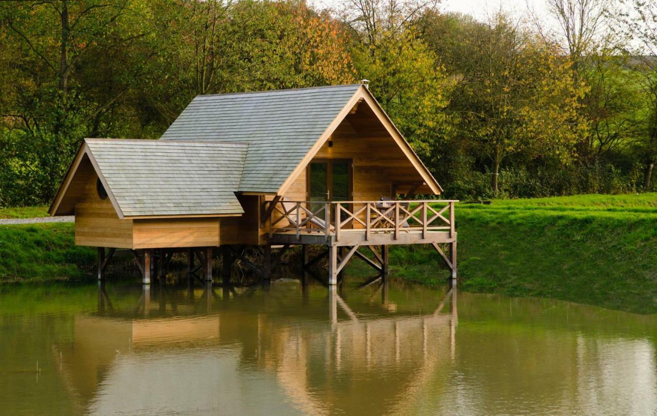 Aqualodge Hotel Insolite Ermeton-sur-Biert Buitenkant foto