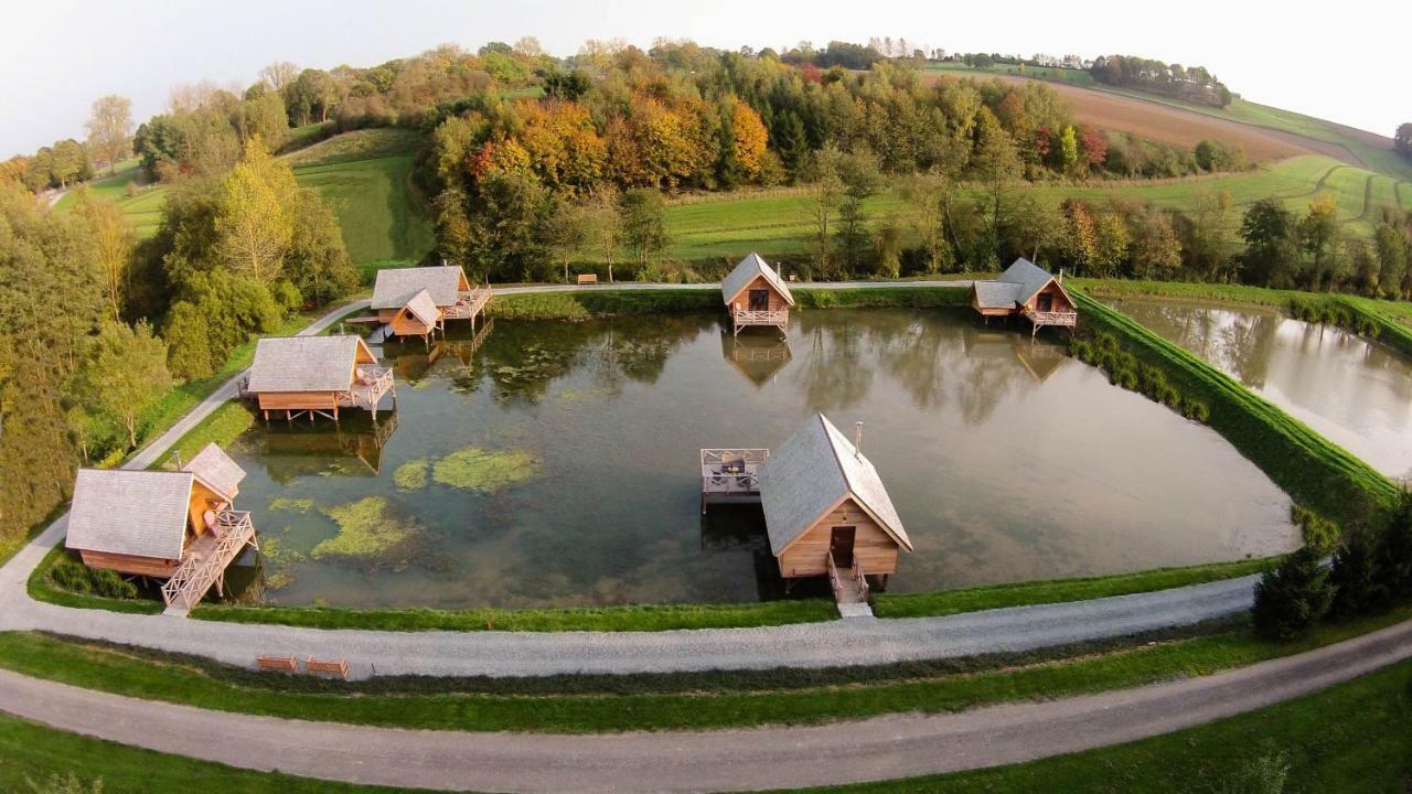 Aqualodge Hotel Insolite Ermeton-sur-Biert Buitenkant foto