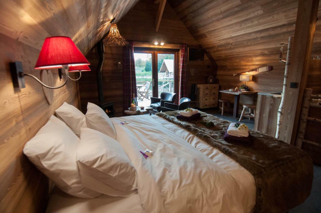Aqualodge Hotel Insolite Ermeton-sur-Biert Buitenkant foto