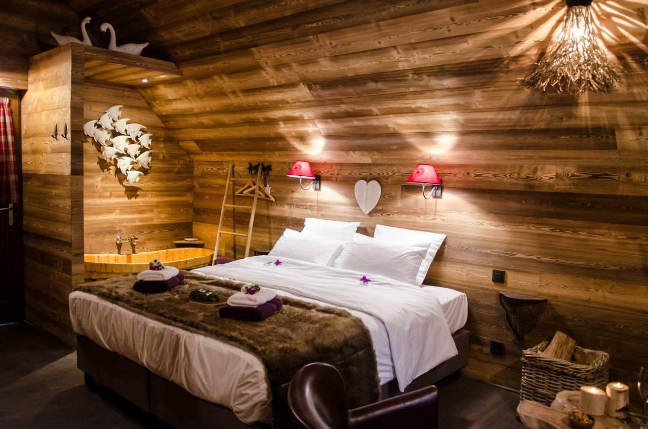 Aqualodge Hotel Insolite Ermeton-sur-Biert Buitenkant foto