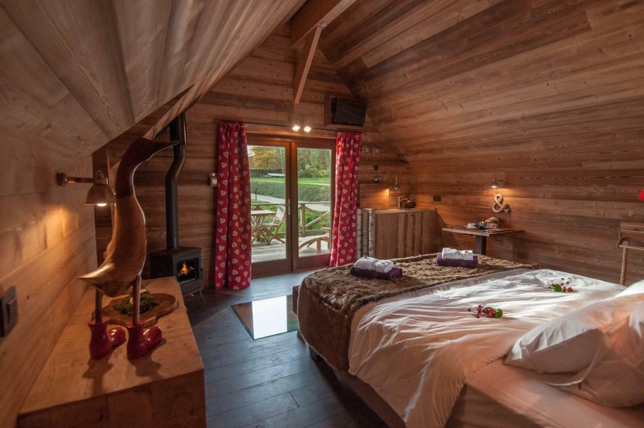 Aqualodge Hotel Insolite Ermeton-sur-Biert Buitenkant foto
