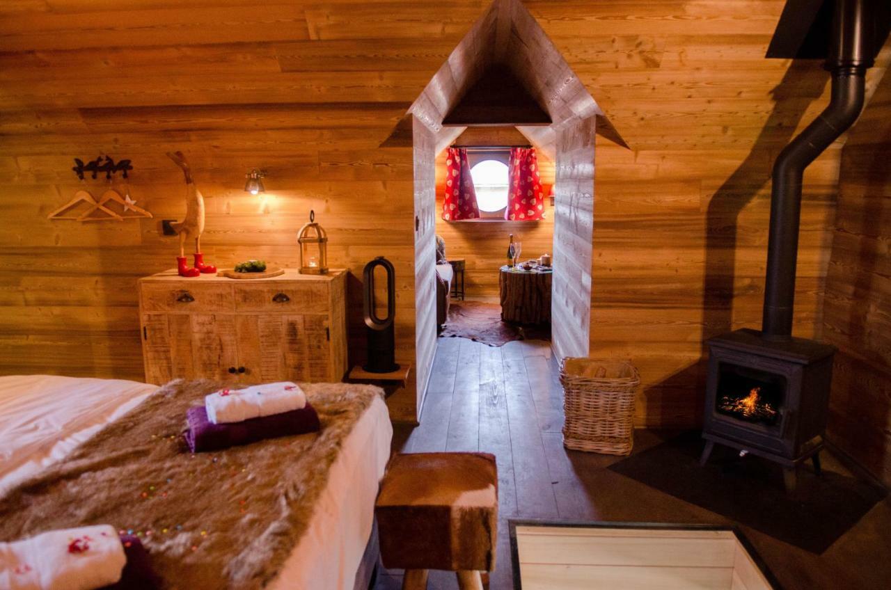 Aqualodge Hotel Insolite Ermeton-sur-Biert Buitenkant foto