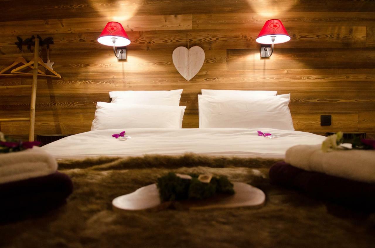 Aqualodge Hotel Insolite Ermeton-sur-Biert Buitenkant foto