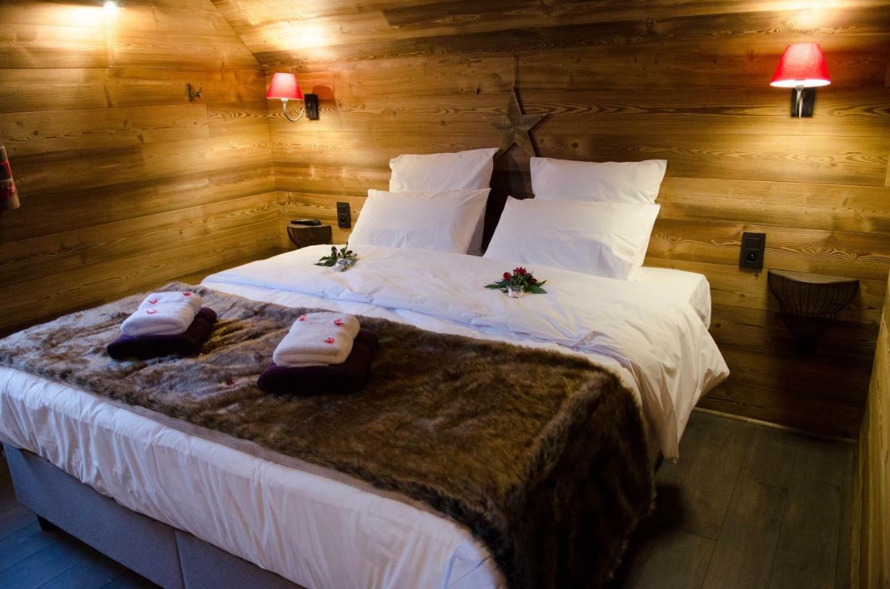 Aqualodge Hotel Insolite Ermeton-sur-Biert Buitenkant foto